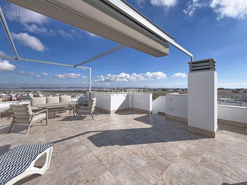 Foto f5979bdf-0bba-4ed5-80cb-fbc25076e681. Apartament a calle lago de sanabria a La Florida Orihuela