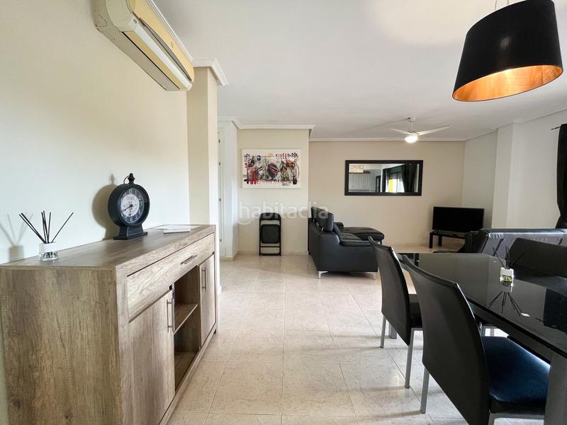 Foto 0aed520a-d243-4ae6-963c-7f80c99a86dc. Alquiler piso disponibilidad desde septiembre para todo el año. este espectacular apartamento ofrece un estilo de vida excepcional durante todo en Orihuela