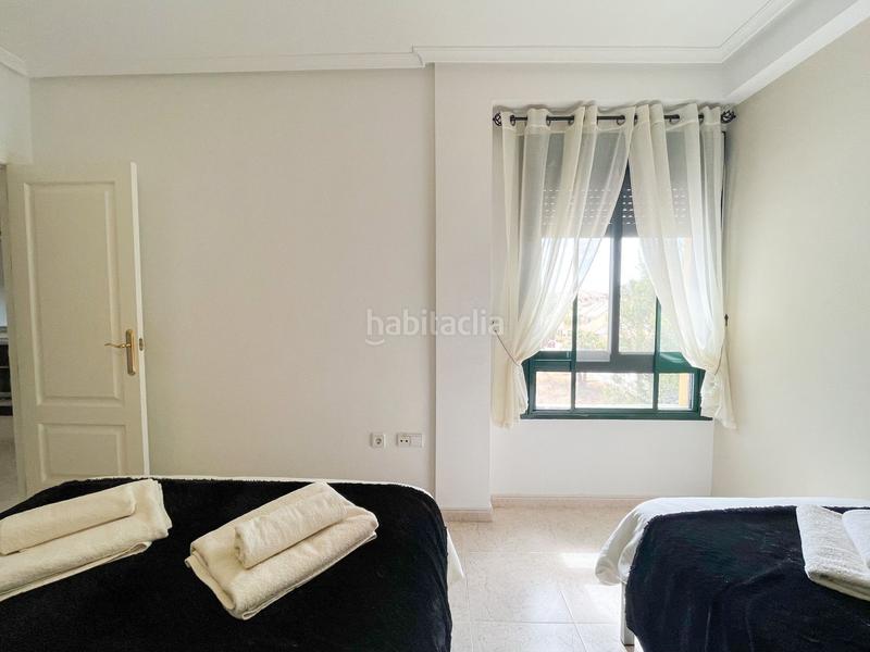 Foto 81f34c1a-9074-4a61-a7d9-859c671b1faa. Alquiler piso disponibilidad desde septiembre para todo el año. este espectacular apartamento ofrece un estilo de vida excepcional durante todo en Orihuela
