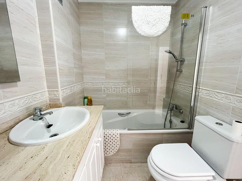 Foto f8e638ed-6e19-43e7-bb5f-9327919fee00. Alquiler piso disponibilidad desde septiembre para todo el año. este espectacular apartamento ofrece un estilo de vida excepcional durante todo en Orihuela