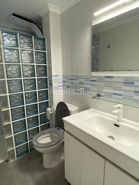 Foto 19a2c8ae-4f1d-44de-a8f9-b393f689f141. Alquiler piso disponible desde ya para todo el añoeste acogedor piso de tres habitaciones se encuentra en una de las zonas más tranquilas y atra en Santa Pola