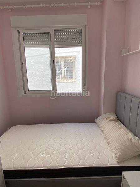 Foto 5ca1c2cf-2dc1-46d1-b4f4-a9a790e2d1ba. Alquiler piso disponible desde ya para todo el añoeste acogedor piso de tres habitaciones se encuentra en una de las zonas más tranquilas y atra en Santa Pola