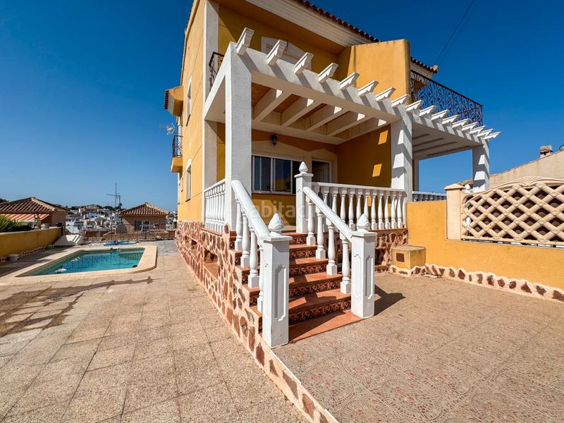 Foto 4b8ed211-9c53-44f5-8faa-245e87540477. Casa oportunidad en las filipinas vivienda semi adosada con piscina privadaubicada en la tranquila y bien comunicada urbanización las en San Miguel de Salinas