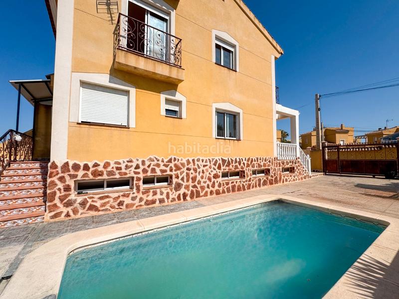 Foto 73755bce-aebd-4f20-ab2b-e4f938f798cb. Casa oportunidad en las filipinas vivienda semi adosada con piscina privadaubicada en la tranquila y bien comunicada urbanización las en San Miguel de Salinas