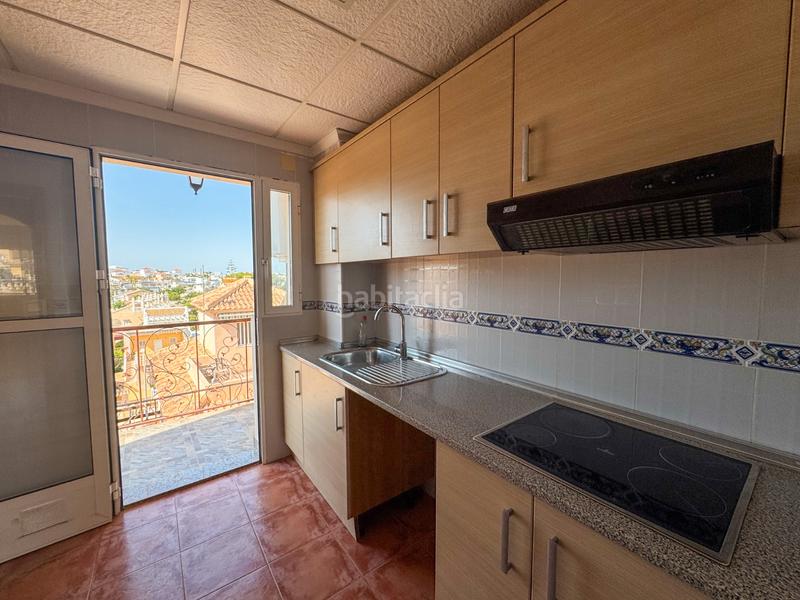 Foto cb05ec83-15ac-4bc6-890c-396086d2d8bc. Casa oportunidad en las filipinas vivienda semi adosada con piscina privadaubicada en la tranquila y bien comunicada urbanización las en San Miguel de Salinas