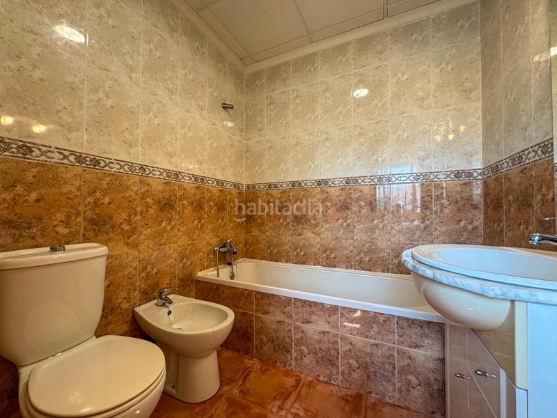 Foto e98e8f67-a74e-4ffe-a87a-decd06592434. Casa oportunidad en las filipinas vivienda semi adosada con piscina privadaubicada en la tranquila y bien comunicada urbanización las en San Miguel de Salinas
