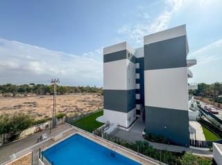 Lloguer Pis a Punta Prima. Disponible desde septiembre a 30 junio te presento una vivienda