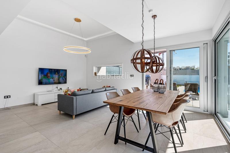 Foto 33796c74-fc26-4268-8ccc-ad4407c362cf. Xalet amb aparcament piscina a El Raso Guardamar del Segura