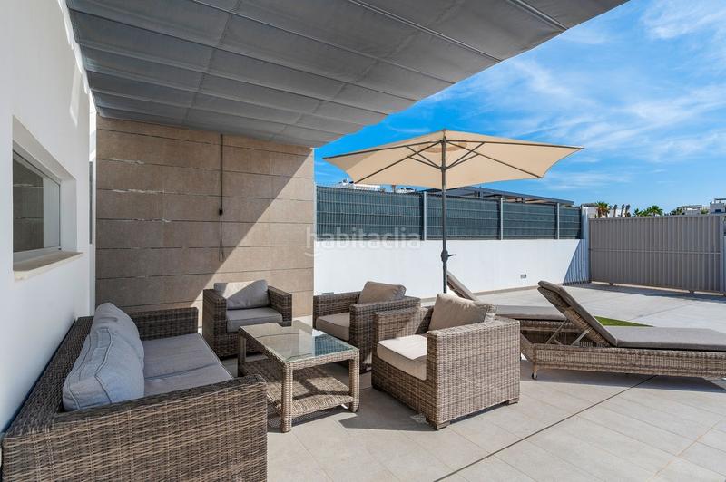 Foto 4719e2c4-78d1-4f7c-9889-6f2dbfefaf04. Xalet amb aparcament piscina a El Raso Guardamar del Segura