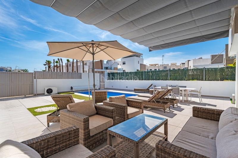 Foto 67692b8c-1a56-434e-8dfa-a06790320dd2. Xalet amb aparcament piscina a El Raso Guardamar del Segura