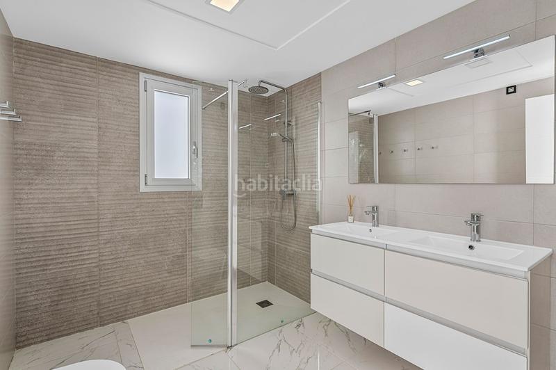 Foto 83f44d5f-1a03-4345-82a3-bc5ae4c3670c. Xalet amb aparcament piscina a El Raso Guardamar del Segura