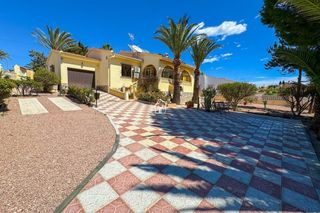 Rent House in Rojales Hills - Rosa Bungalows. Disponible desde septiembre para larga estancia.este encantador