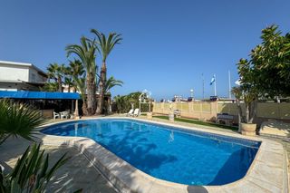 Affitto Casa in Cabo Roig. Desde 4.000  al mes durante los meses de invierno. consultar pre