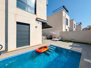 Location Maison à Los Almendros. Disponible desde septiembre para todo el añoencantadora villa en