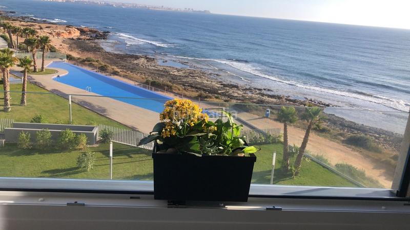 Foto da98d6b9-ceee-4eb3-b5d8-5f1b392c41f5. Piso oportunidad única. el espectacular apartamento se encuentra en uno de los residenciales más cotizados de la costa mediterránea, en en Torrevieja