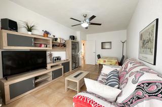 Miete Etagenwohnung in Gaspar Perelló. Disponible desde septiembre hasta junio.se trata de una acogedor