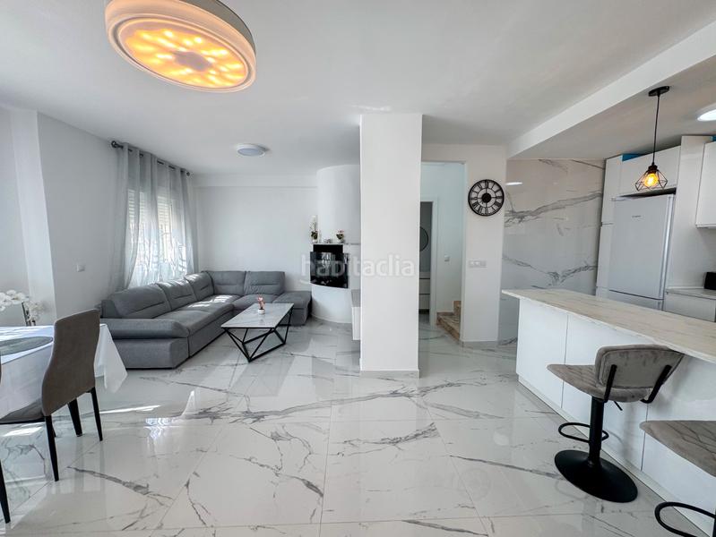 Foto 0b7c86f5-4109-4f80-9c9d-bb17b1deeffb. Alquiler casa disponible desde 1 julionbsppara todo el año.te presentamos esta magnífica vivienda completamente reformada y distribuida en dos p en Orihuela