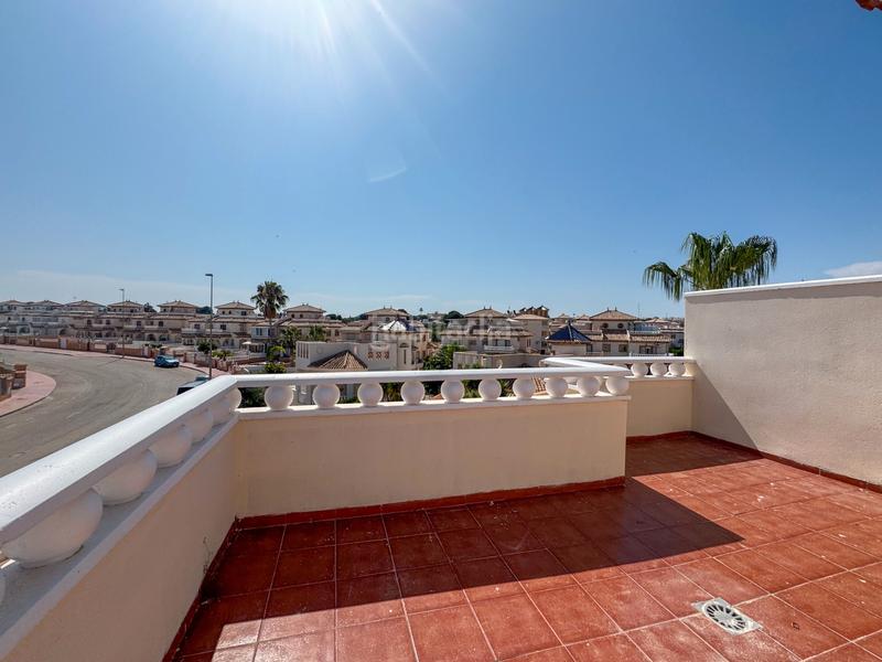Foto 225cfec8-b0b8-4741-b1f2-36d8cb418732. Alquiler casa disponible desde 1 julionbsppara todo el año.te presentamos esta magnífica vivienda completamente reformada y distribuida en dos p en Orihuela