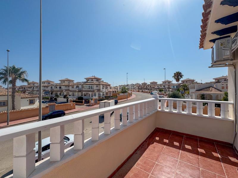 Foto 30d13ecf-93c0-4f6d-ba62-f07ea50ba461. Alquiler casa disponible desde 1 julionbsppara todo el año.te presentamos esta magnífica vivienda completamente reformada y distribuida en dos p en Orihuela