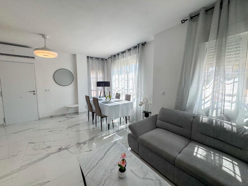 Foto 73ded8d6-d3ce-4ae0-b943-7fc82fa7142d. Alquiler casa disponible desde 1 julionbsppara todo el año.te presentamos esta magnífica vivienda completamente reformada y distribuida en dos p en Orihuela