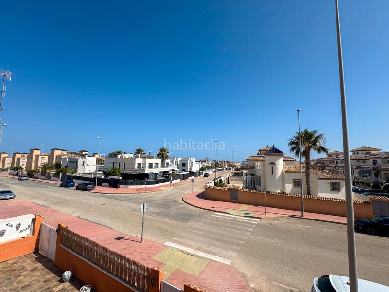 Foto 7a5d1eaa-9a58-4fc4-90a5-10788ddd1362. Alquiler casa disponible desde 1 julionbsppara todo el año.te presentamos esta magnífica vivienda completamente reformada y distribuida en dos p en Orihuela
