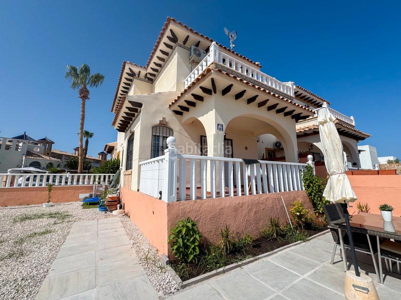 Foto 8783c901-c3bf-4f3f-8ce1-dd8e3e417051. Alquiler casa disponible desde 1 julionbsppara todo el año.te presentamos esta magnífica vivienda completamente reformada y distribuida en dos p en Orihuela