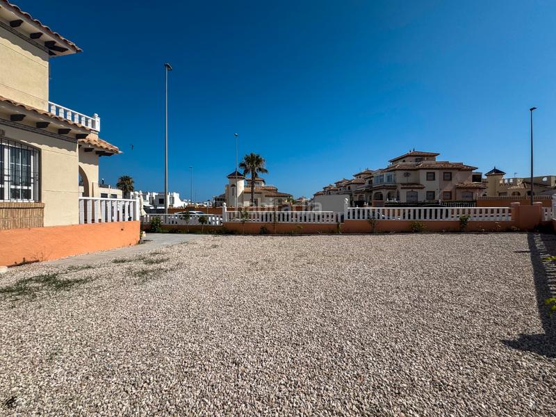 Foto bc5761b2-5a2e-4316-95fc-6ecd3ce36dba. Alquiler casa disponible desde 1 julionbsppara todo el año.te presentamos esta magnífica vivienda completamente reformada y distribuida en dos p en Orihuela