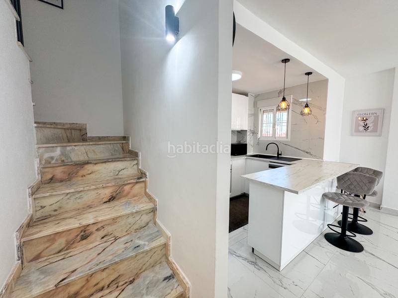 Foto c5e73e23-8ca8-4c3d-ad53-743c0e269286. Alquiler casa disponible desde 1 julionbsppara todo el año.te presentamos esta magnífica vivienda completamente reformada y distribuida en dos p en Orihuela