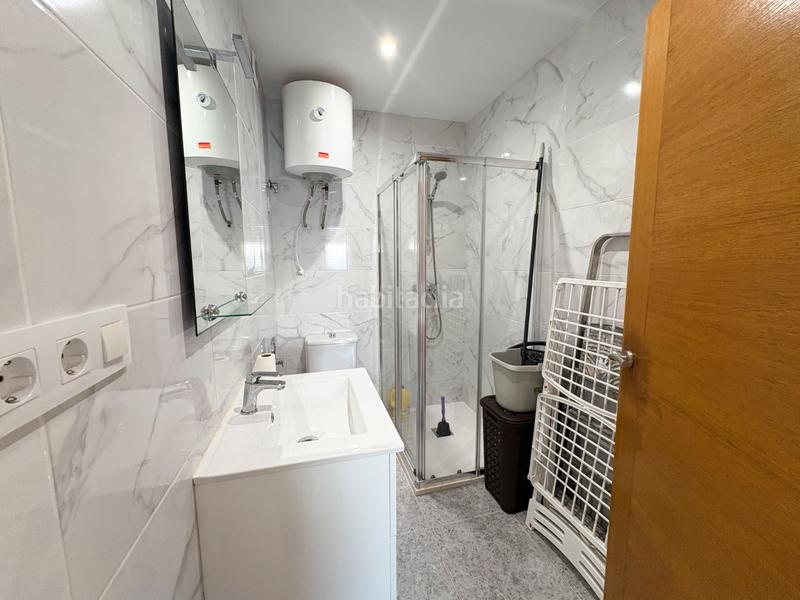 Foto 4b6d30e7-0a75-4375-adf8-8e8717b6f397. Alquiler piso disponible desde ya para todo el añose alquila magnífico apartamento totalmente reformado y listo para entrar a vivir, situado en en Torrevieja