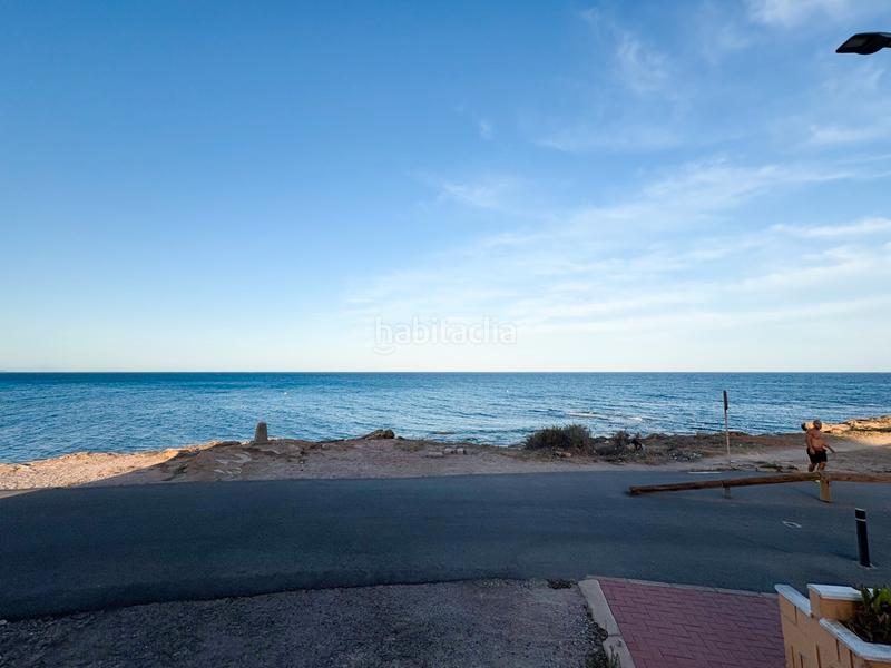 Foto 7337b1dd-689a-49b9-8b4a-4ca8ac8b6a5e. Alquiler piso disponible desde ya para todo el añose alquila magnífico apartamento totalmente reformado y listo para entrar a vivir, situado en en Torrevieja