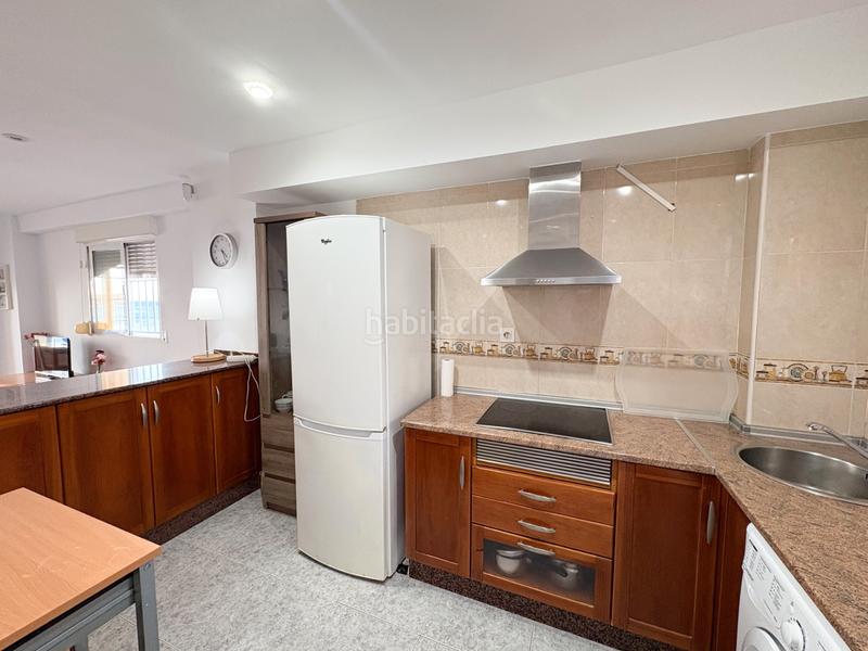 Foto c93bc7df-0280-455e-b817-870c2e749f1b. Alquiler piso disponible desde ya para todo el añose alquila magnífico apartamento totalmente reformado y listo para entrar a vivir, situado en en Torrevieja