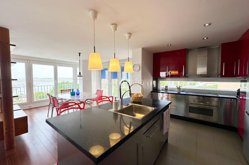 Foto 9cc3eeff-b0b4-4ee1-a429-cb49c626e9d9. Lloguer pis amb aparcament piscina a Puerto Deportivo Torrevieja