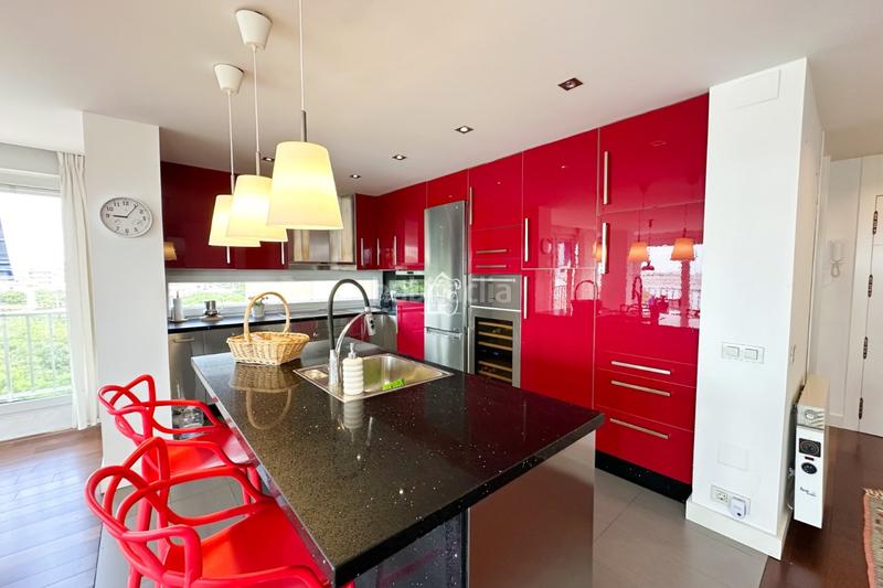 Foto ec16b2ae-b0d2-4742-b987-d8ad041f8d70. Lloguer pis amb aparcament piscina a Puerto Deportivo Torrevieja