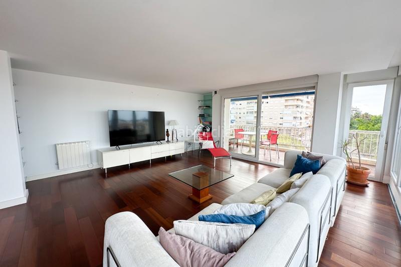 Foto 3373cd84-d7ad-4a9d-8f33-8810bd117ffd. Location appartement avec parking piscine dans Puerto Deportivo Torrevieja