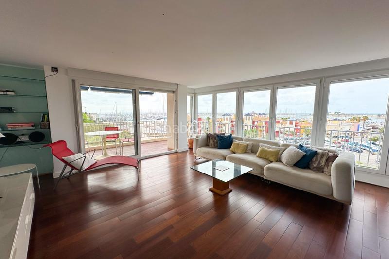 Foto 6725fdee-2b86-449c-9705-c90512a18541. Location appartement avec parking piscine dans Puerto Deportivo Torrevieja