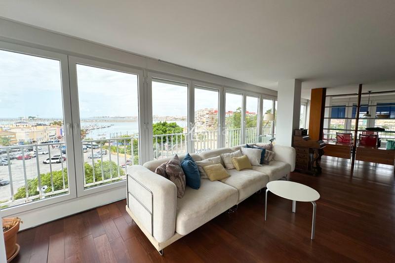 Foto 83cb3dd3-1cce-4c66-afb6-031af1c6b6cd. Location appartement avec parking piscine dans Puerto Deportivo Torrevieja