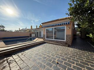 Semi detached house in Pueblo Latino