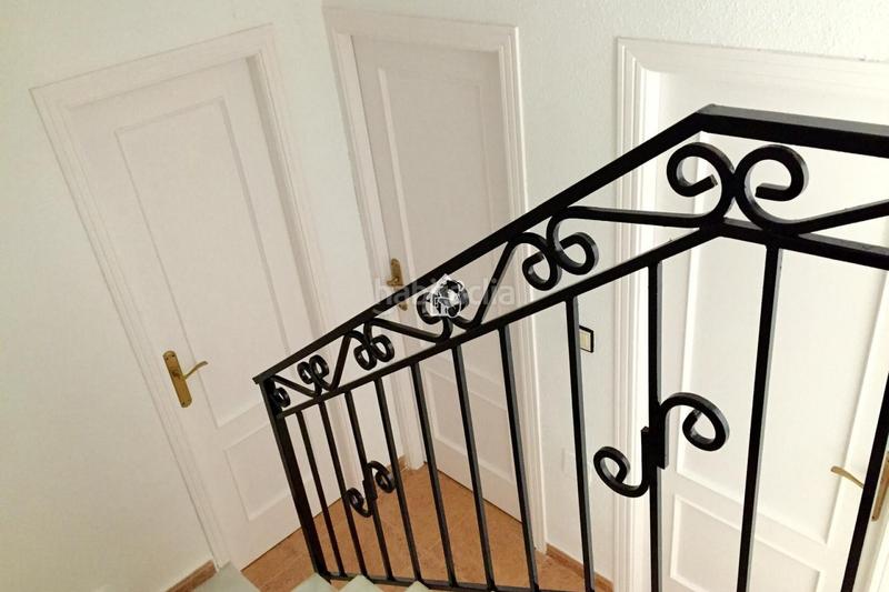 Foto 36dae1fa-b9d3-4d17-9754-79e058889a7b. Rent semi detached house with parking in La Florida Orihuela