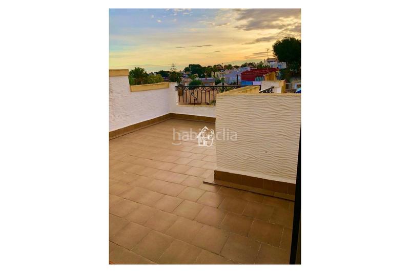 Foto 9c27fdef-1594-49af-b20e-e31cf3079d08. Rent semi detached house with parking in La Florida Orihuela