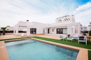 Casa in Rojales. Esta espectacular villa independiente llave en mano en ciudad qu