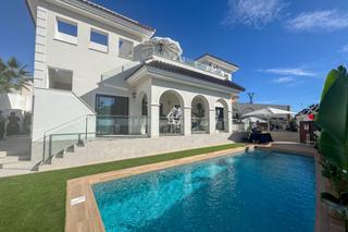 Casa a Rojales. Ubicada en una de las zonas más exclusivas de ciudad quesada, es