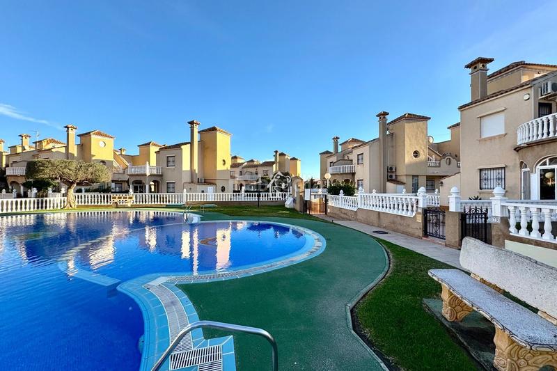 Foto a9f4e529-834e-444c-8e84-8ac95b92c195. Location maison avec piscine dans Playa Flamenca Orihuela
