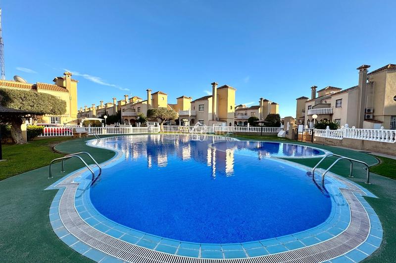Foto 927e6c06-0fbd-432d-afc9-b6dd94607992. Rent house with pool in Playa Flamenca Orihuela
