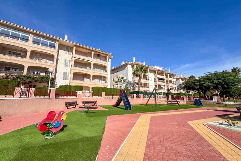 Foto dd3e72b1-bd88-49ed-99a5-9de4fc772a7f. Rent flat with pool in Playa Flamenca Orihuela