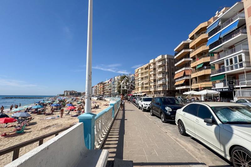 Foto 51c57afc-4ddc-44a4-955f-11e5858cc989. Lloguer àtic amb aparcament a Zona Playa de los Locos Torrevieja