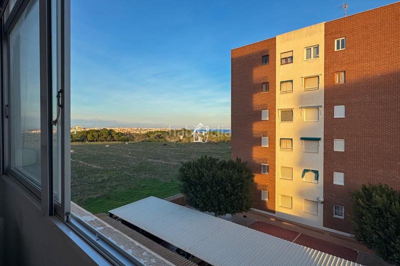 Foto f952f711-1b33-435b-92db-56b5fd0fdecb. Lloguer apartament amb aparcament piscina a Punta Prima Torrevieja