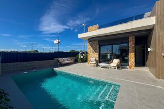 Casa in Rojales. Situada en una de las zonas más apreciadas de ciudad quesada, es