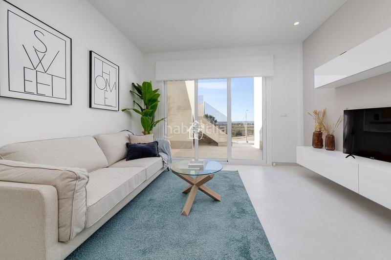 Foto 046300ff-92fd-40f8-b0bd-59615e88f328. Pis amb piscina a El Raso Guardamar del Segura