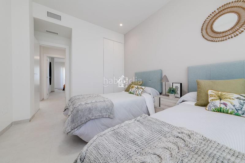 Foto 964ba9b4-d99c-48eb-a596-dad9903a20d8. Pis amb piscina a El Raso Guardamar del Segura