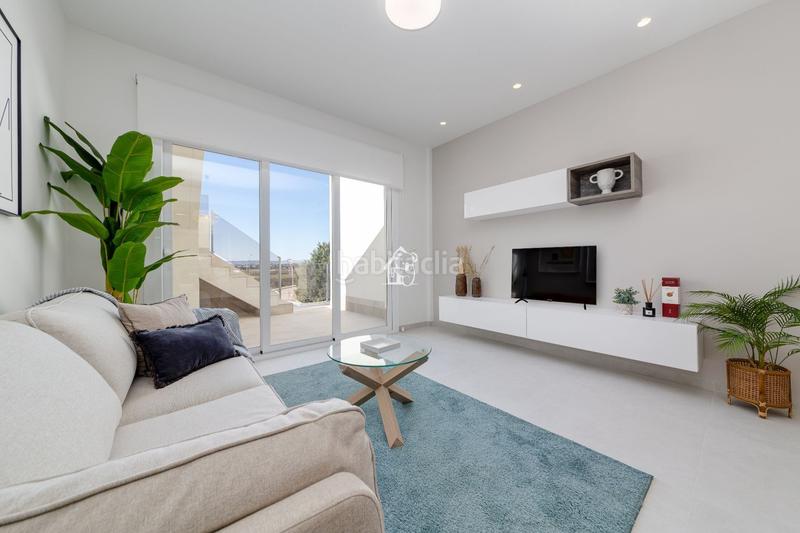 Foto e2c9dc92-1a8c-41bf-8ed1-0b968223dde9. Pis amb piscina a El Raso Guardamar del Segura